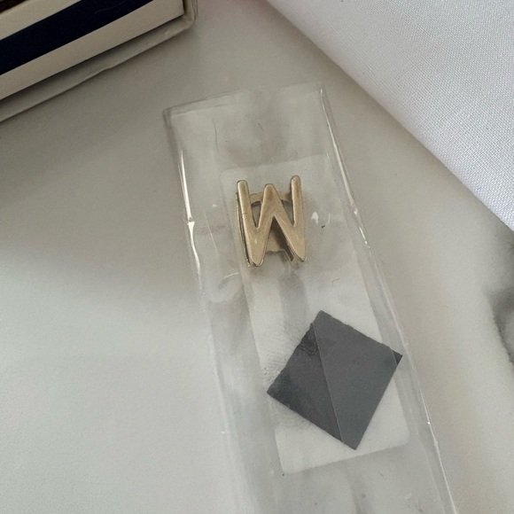 NWT Keep Collective “W” letter Gold Charm - Picture 2 of 3